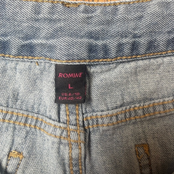 ROMWE Blue Jean Shorts with Floral Embroidery - Picture 4 of 6